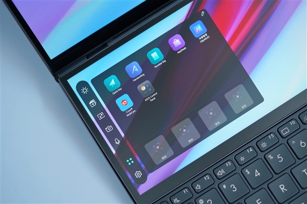 14英寸机身塞下18英寸屏！华硕灵耀X 双屏Pro 2023图赏