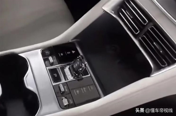 比亚迪一代神车！新款宋PLUS DM-i内饰曝光：用上海豹同款水晶档杆